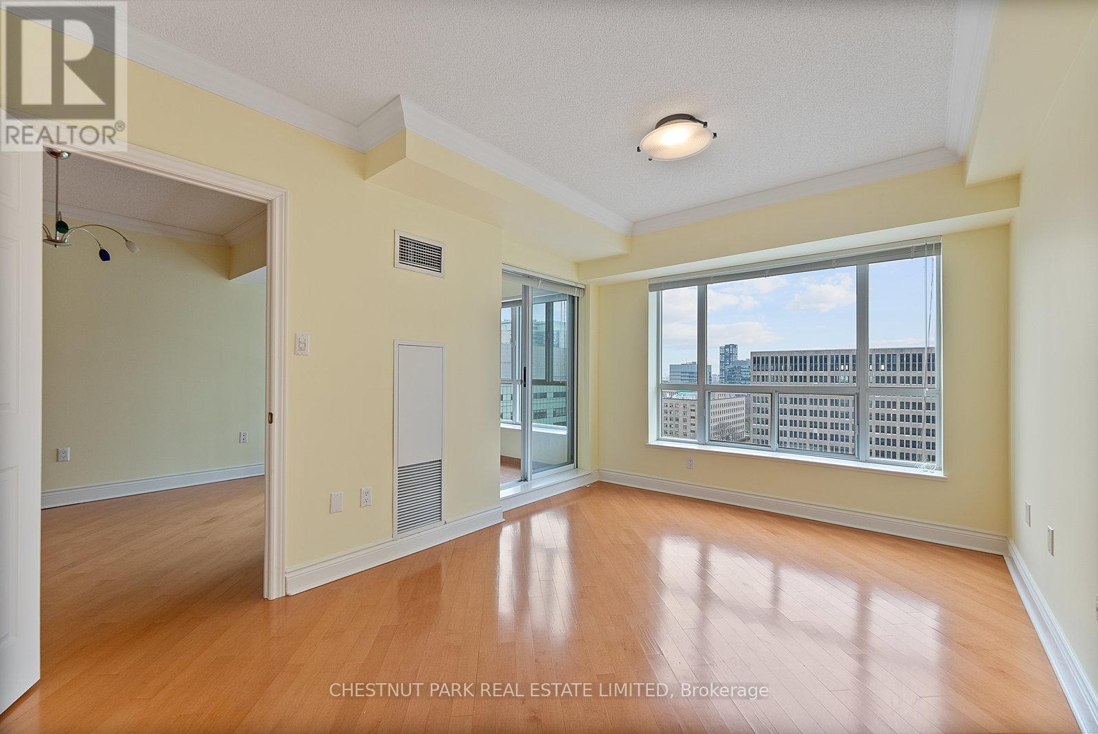 1610 - 889 Bay Street, Toronto, Ontario  M5S 3K5 - Photo 10 - C12123996