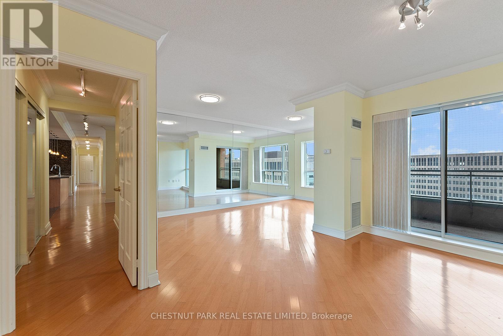 1610 - 889 Bay Street, Toronto, Ontario  M5S 3K5 - Photo 21 - C12123996