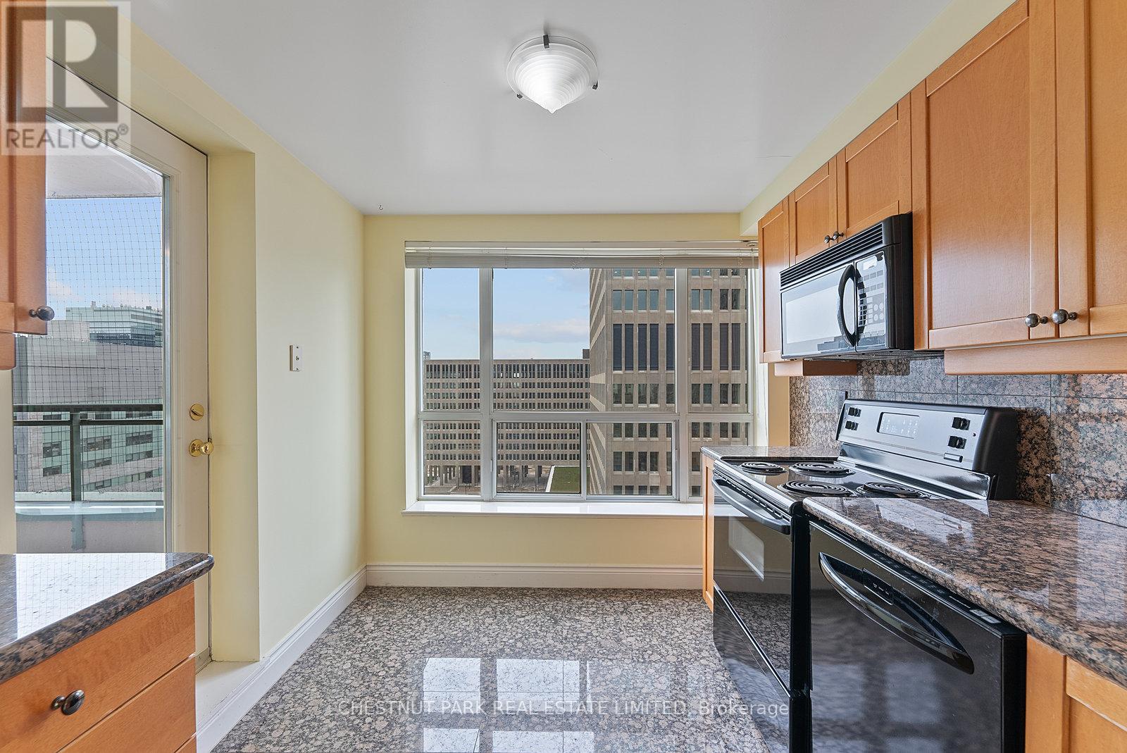 1610 - 889 Bay Street, Toronto, Ontario  M5S 3K5 - Photo 25 - C12123996