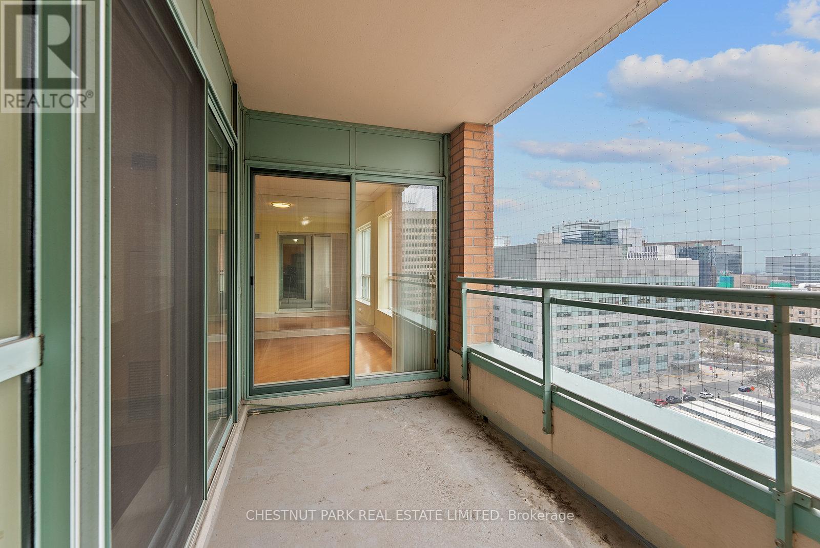 1610 - 889 Bay Street, Toronto, Ontario  M5S 3K5 - Photo 29 - C12123996