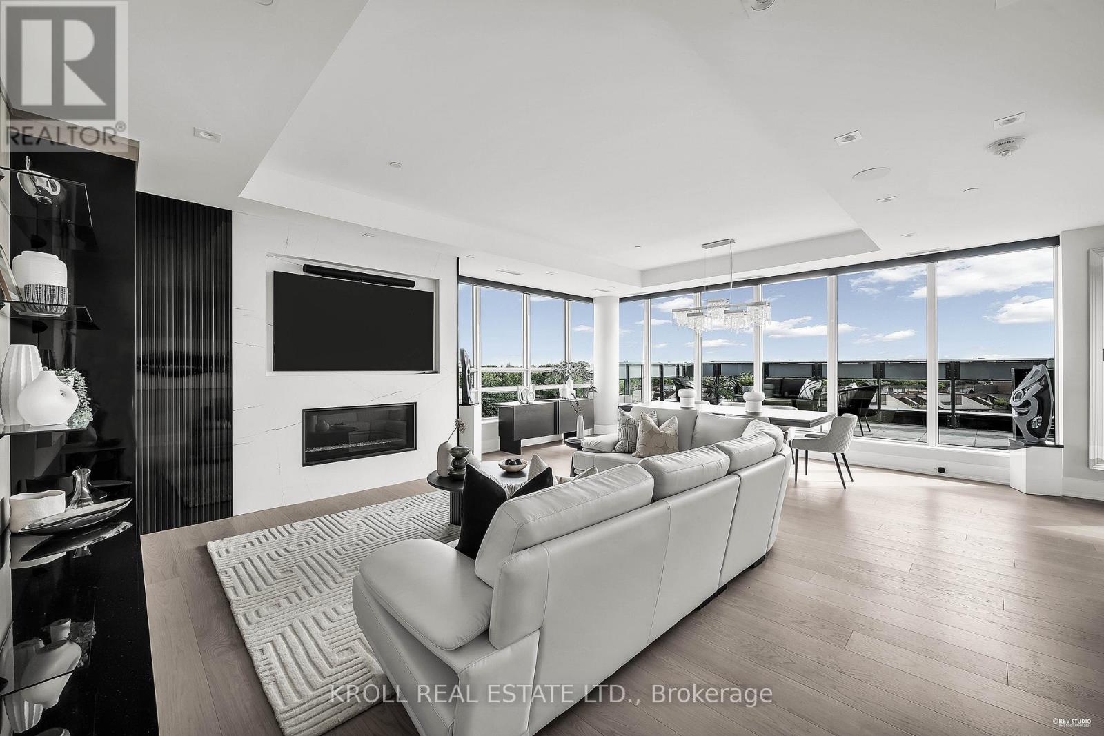 Property at 703 - 355 BEDFORD PARK AVENUE image 1