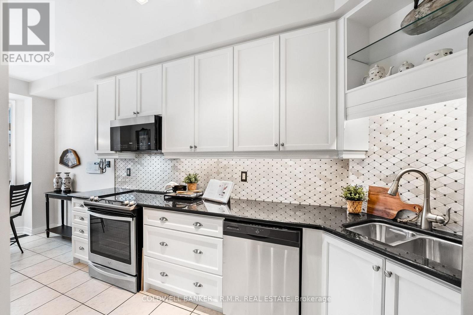 43 Louisbourg Way, Markham, Ontario  L6E 2A2 - Photo 17 - N12124200