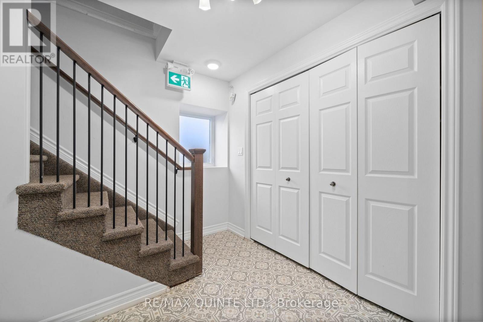 11 Victoria Avenue, Belleville, Ontario  K8N 1Z5 - Photo 12 - X12124196