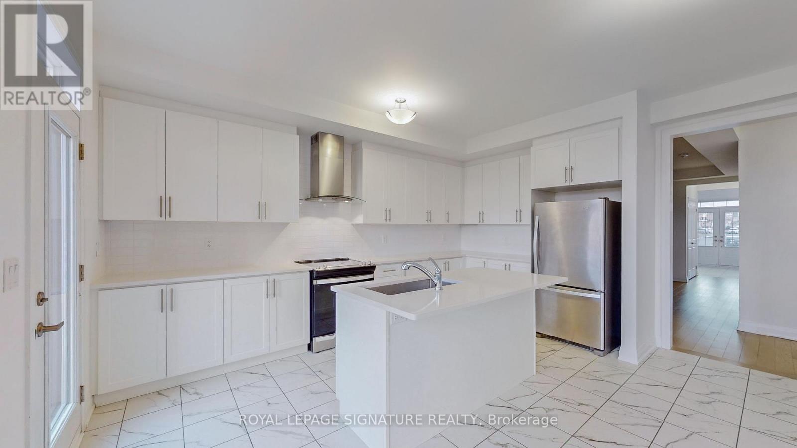 74 Marlene Johnston Drive, East Gwillimbury, Ontario  L9N 0X1 - Photo 8 - N12123994