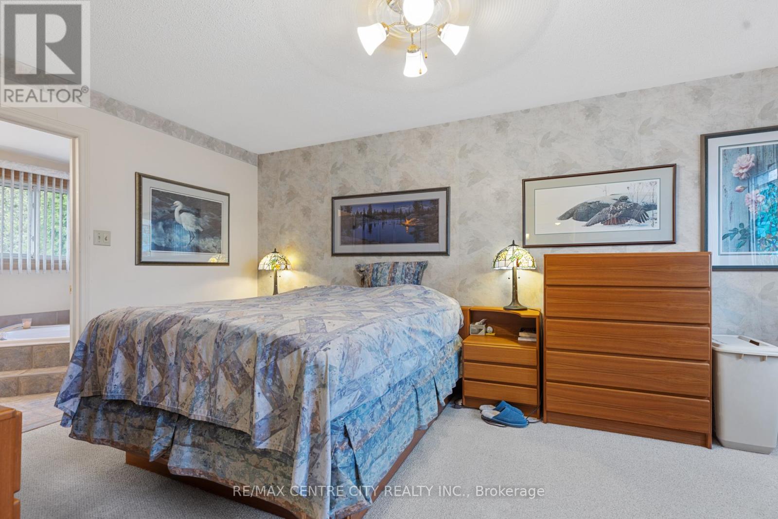 78 Colonial Crescent, London North, Ontario  N6H 4X4 - Photo 29 - X12124253