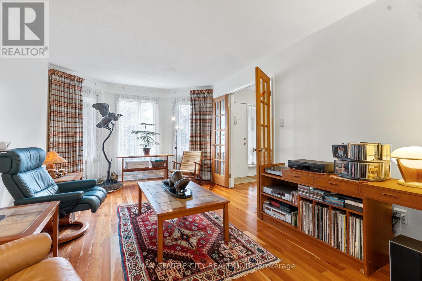 Property at 78 COLONIAL CRESCENT image 4
