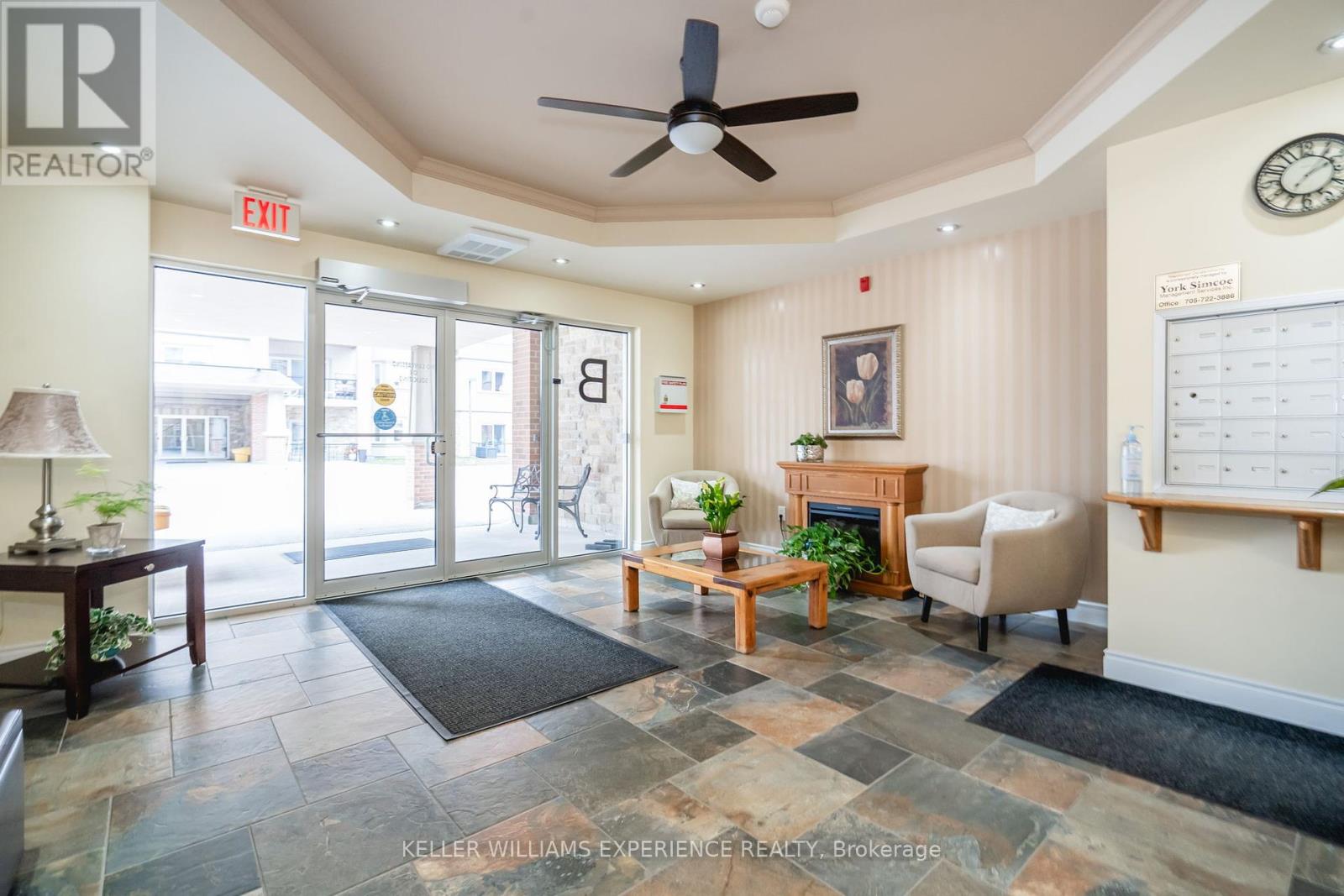 103 - 19b Yonge Street N, Springwater, Ontario  L0L 1P0 - Photo 5 - S12124085