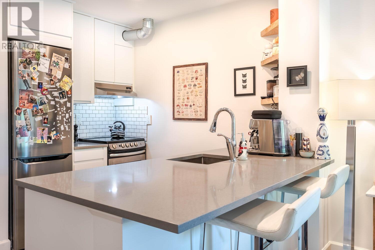 308 1989 Dunbar Street, Vancouver, British Columbia  V6R 4R5 - Photo 5 - R2997904
