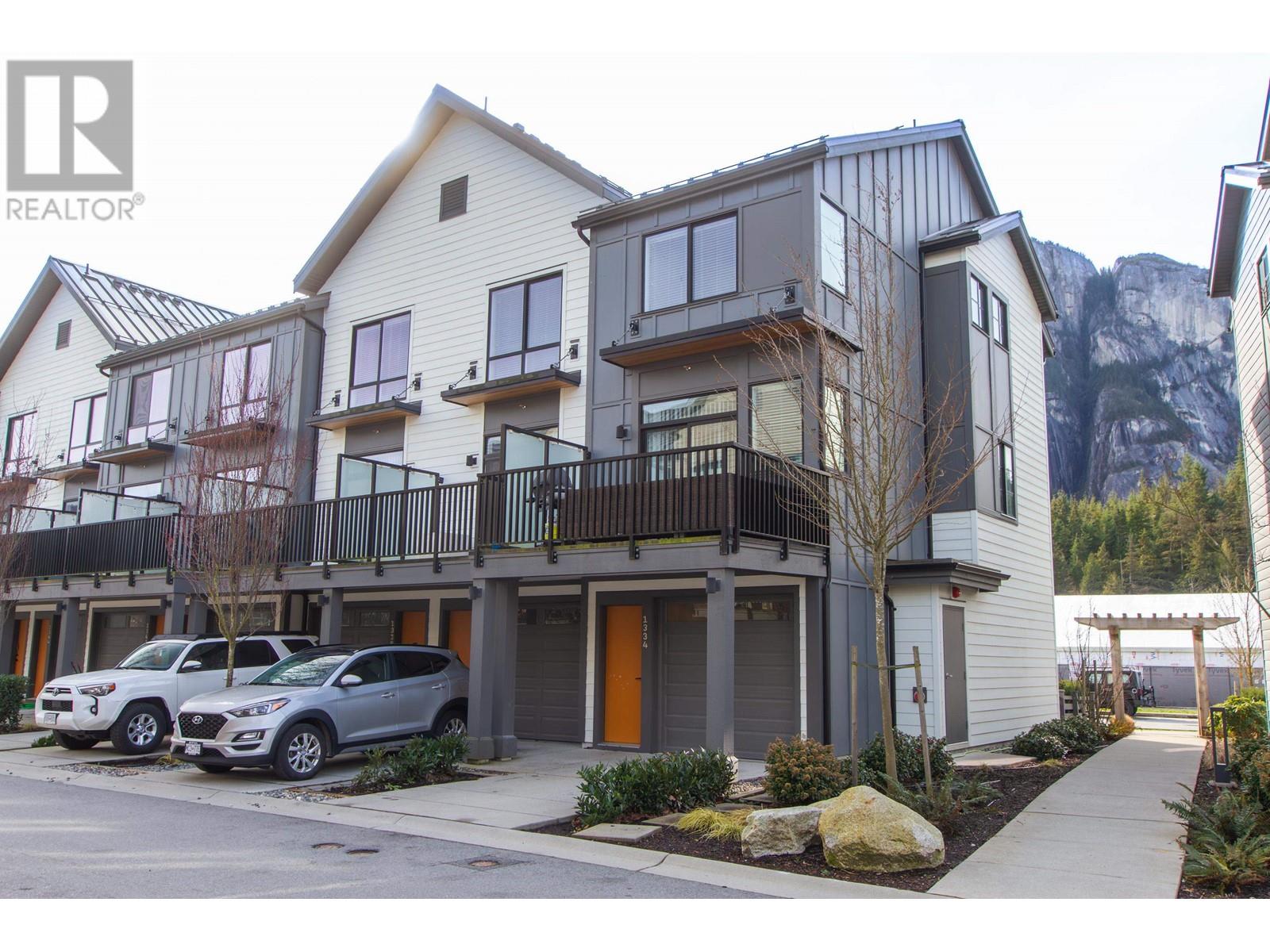 1334 Halyard Place, Squamish, British Columbia  V8B 2A1 - Photo 1 - R2997907