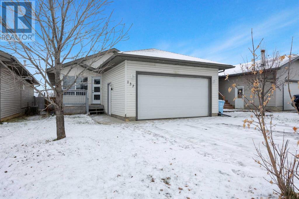 Property at 137 Swanson Crescent image 1