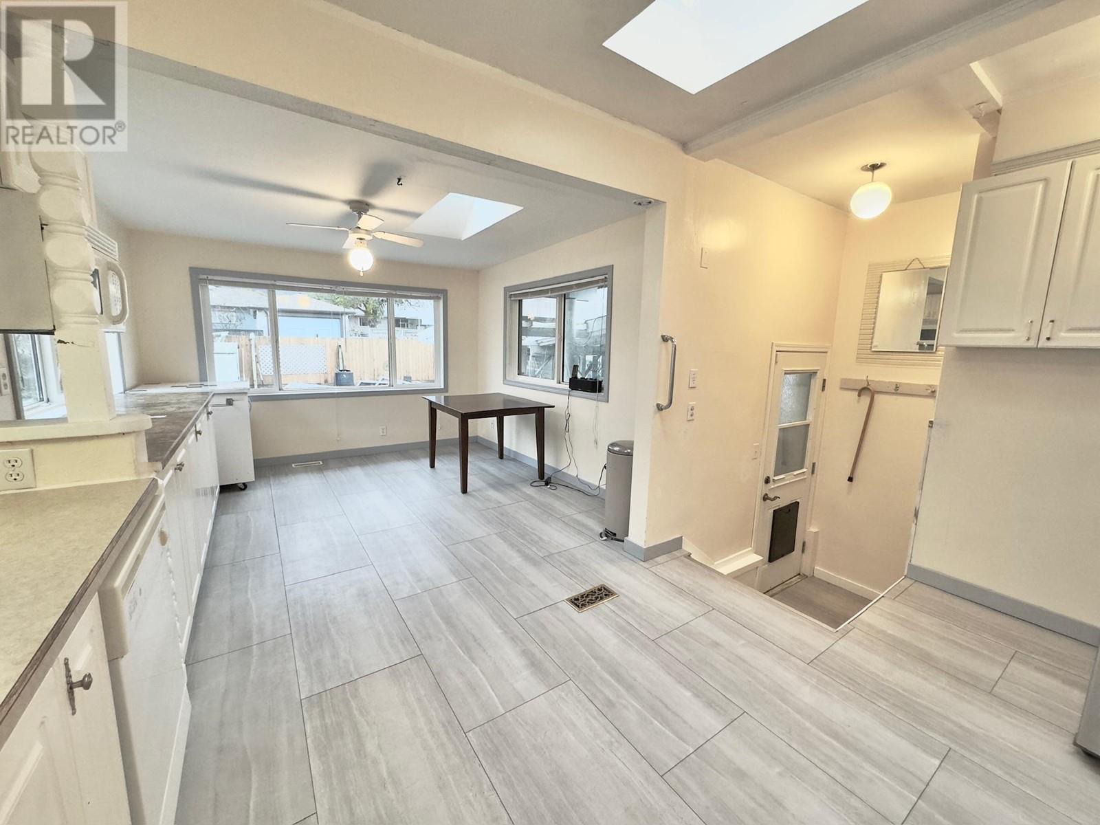199 Wilton Crescent, Penticton, British Columbia  V2A 3A3 - Photo 4 - 10346174