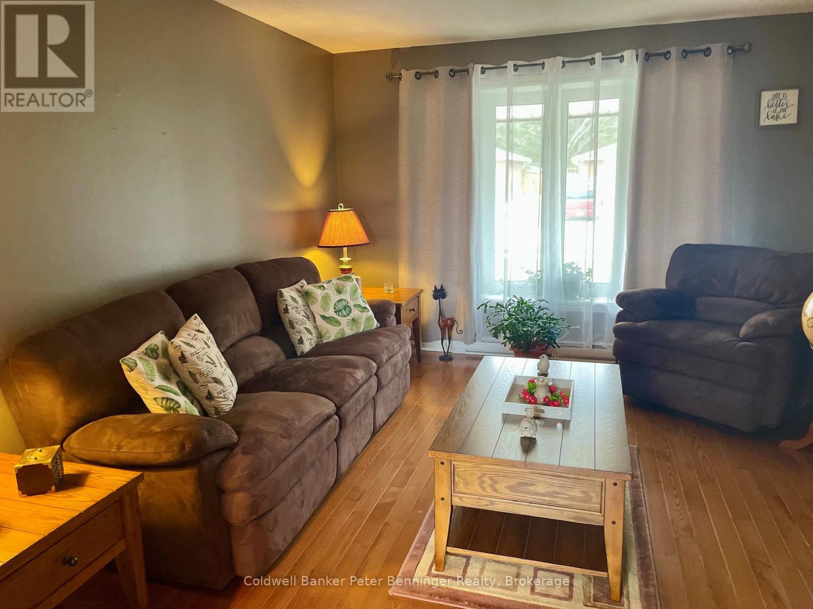 1038 Wellington Street, Saugeen Shores, Ontario  N0H 2C3 - Photo 11 - X12124189