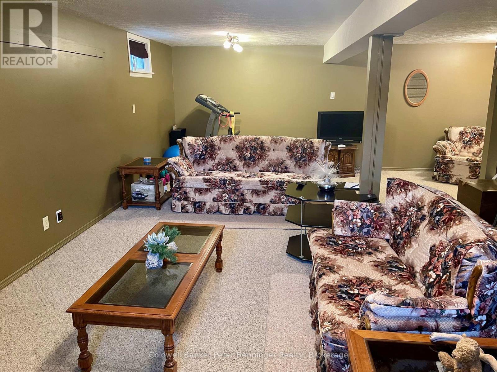 1038 Wellington Street, Saugeen Shores, Ontario  N0H 2C3 - Photo 25 - X12124189