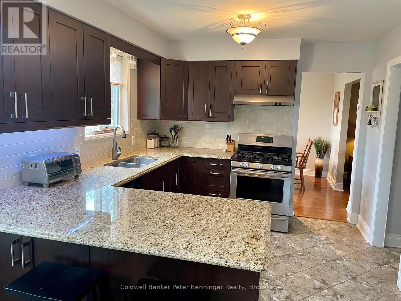 1038 Wellington Street, Saugeen Shores, Ontario  N0H 2C3 - Photo 6 - X12124189