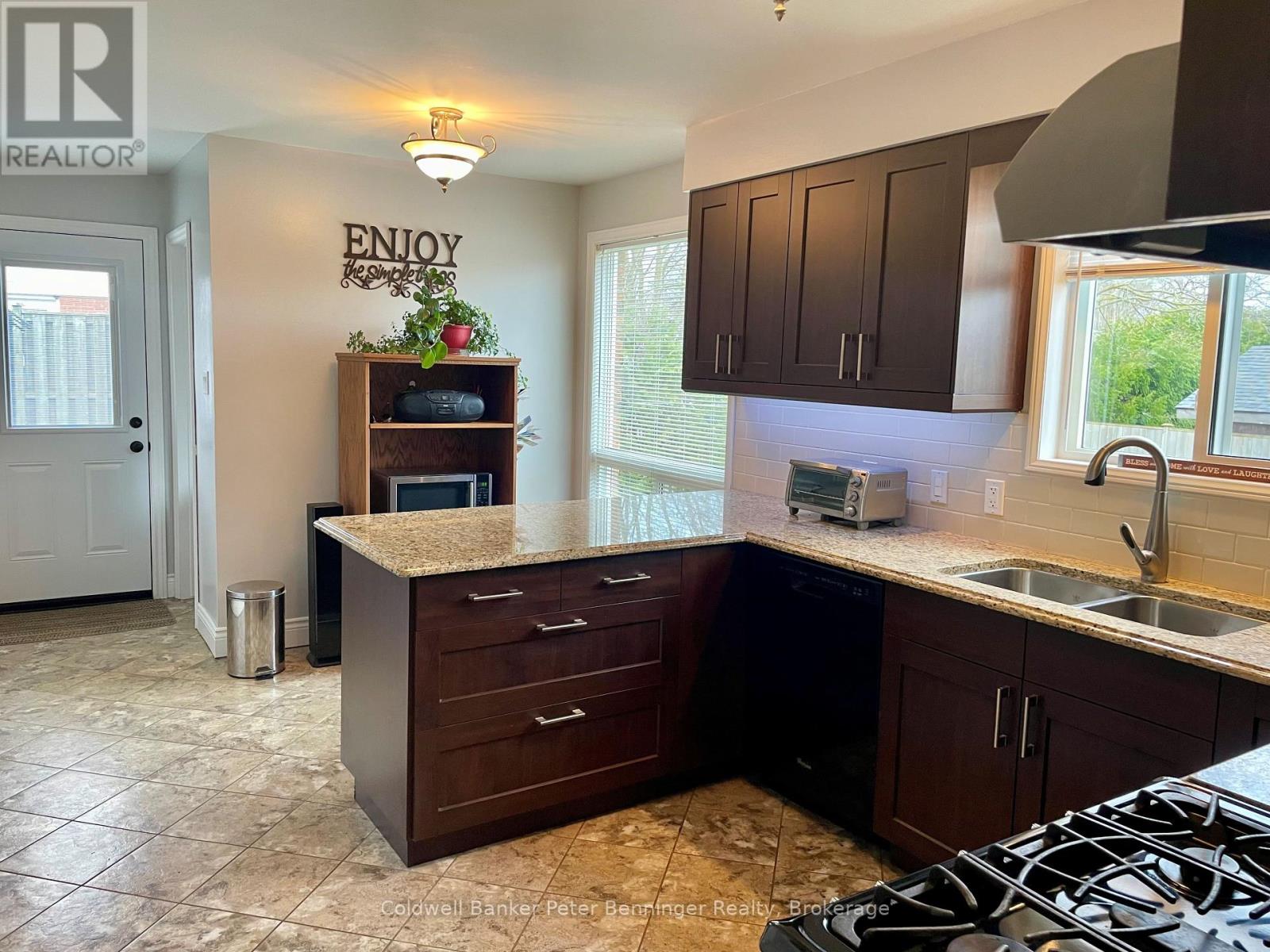 1038 Wellington Street, Saugeen Shores, Ontario  N0H 2C3 - Photo 8 - X12124189
