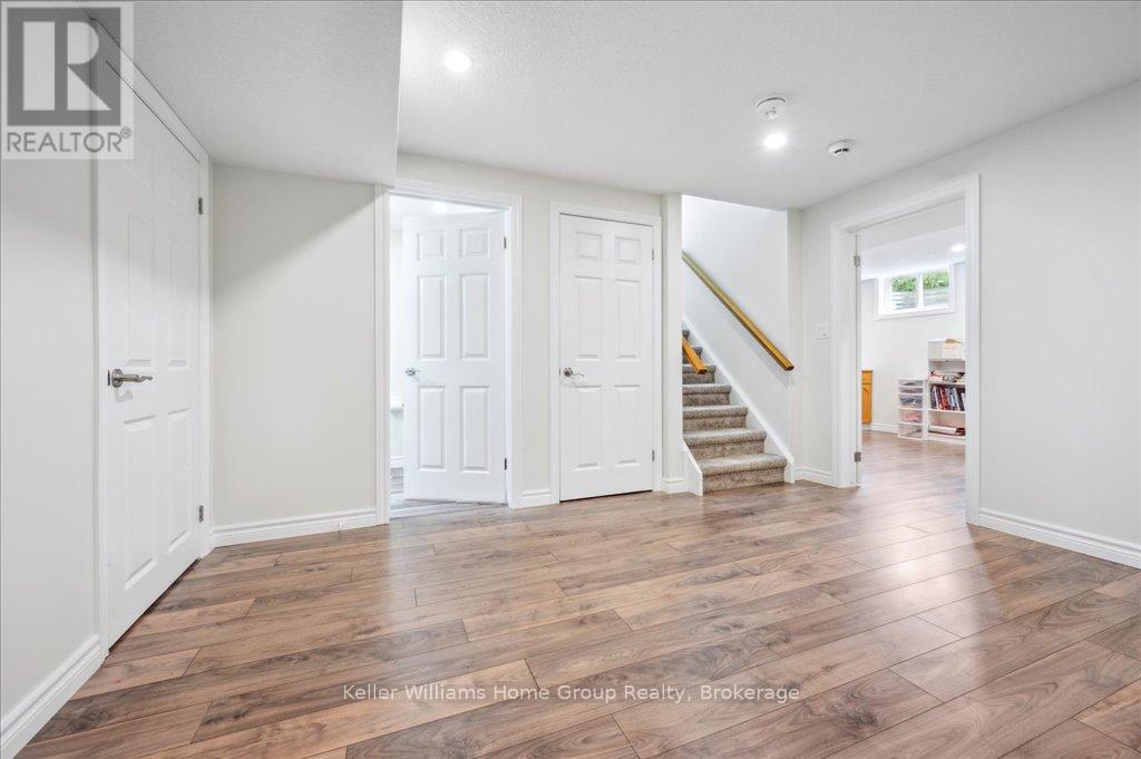 24 Sunnybrae Crescent, Centre Wellington, Ontario  N1M 3L9 - Photo 33 - X12124265