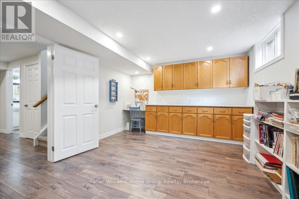 24 Sunnybrae Crescent, Centre Wellington, Ontario  N1M 3L9 - Photo 35 - X12124265