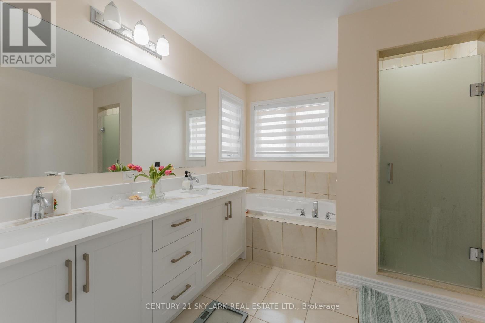 197 Sussexvale Drive, Brampton, Ontario  L6R 3R1 - Photo 19 - W12123971