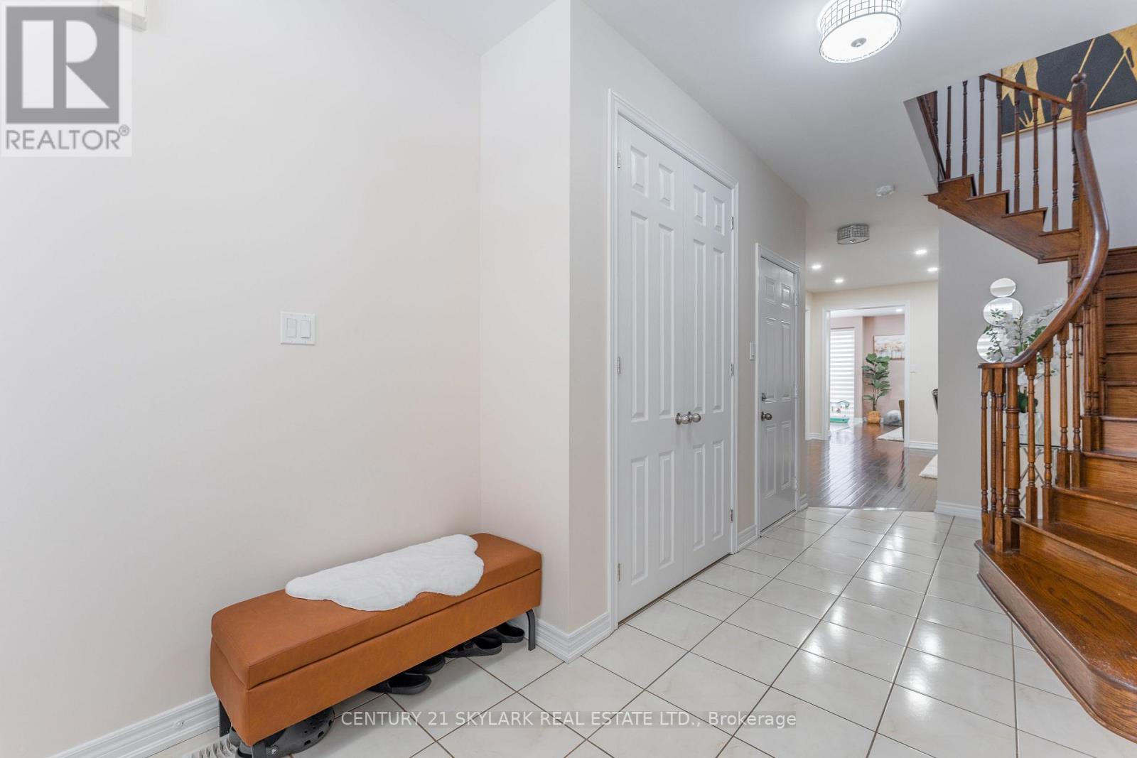 Property at 197 SUSSEXVALE DRIVE image 5