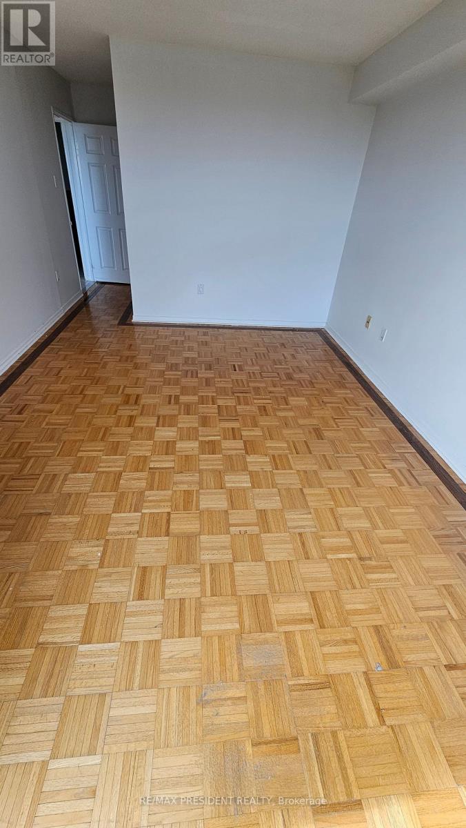 Property at 1103 - 2155 BURNHAMTHORPE ROAD W image 3