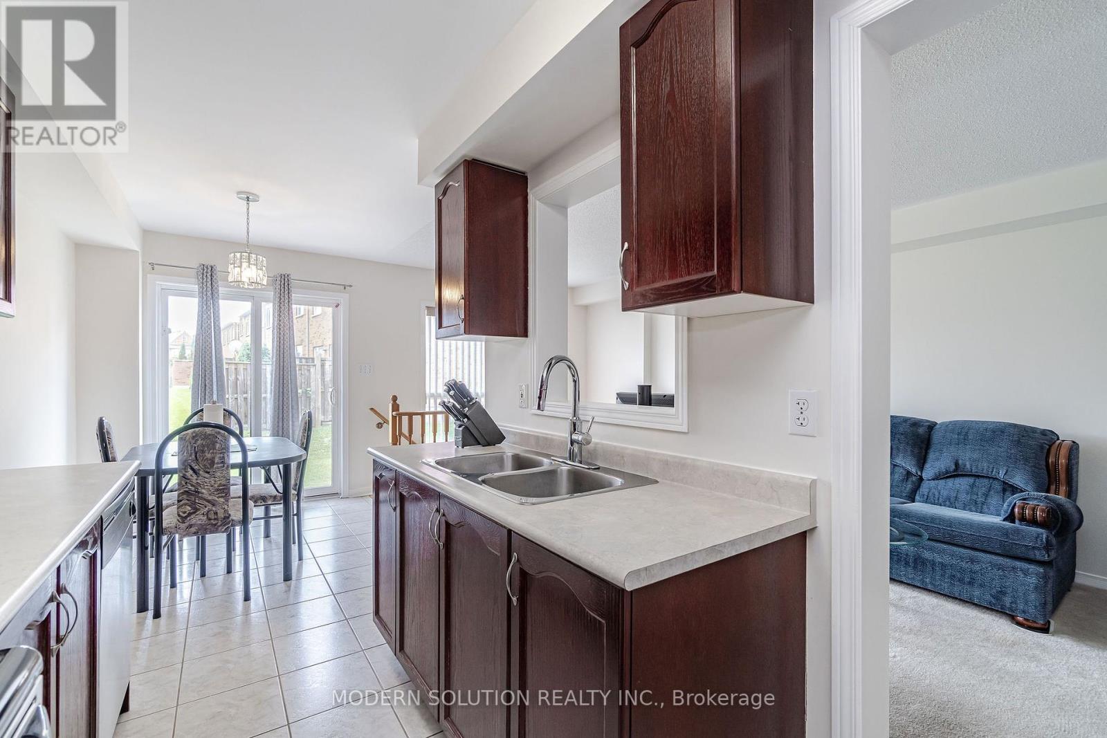100 - 525 Novo Star Drive, Mississauga, Ontario  L5W 1X9 - Photo 10 - W12123974