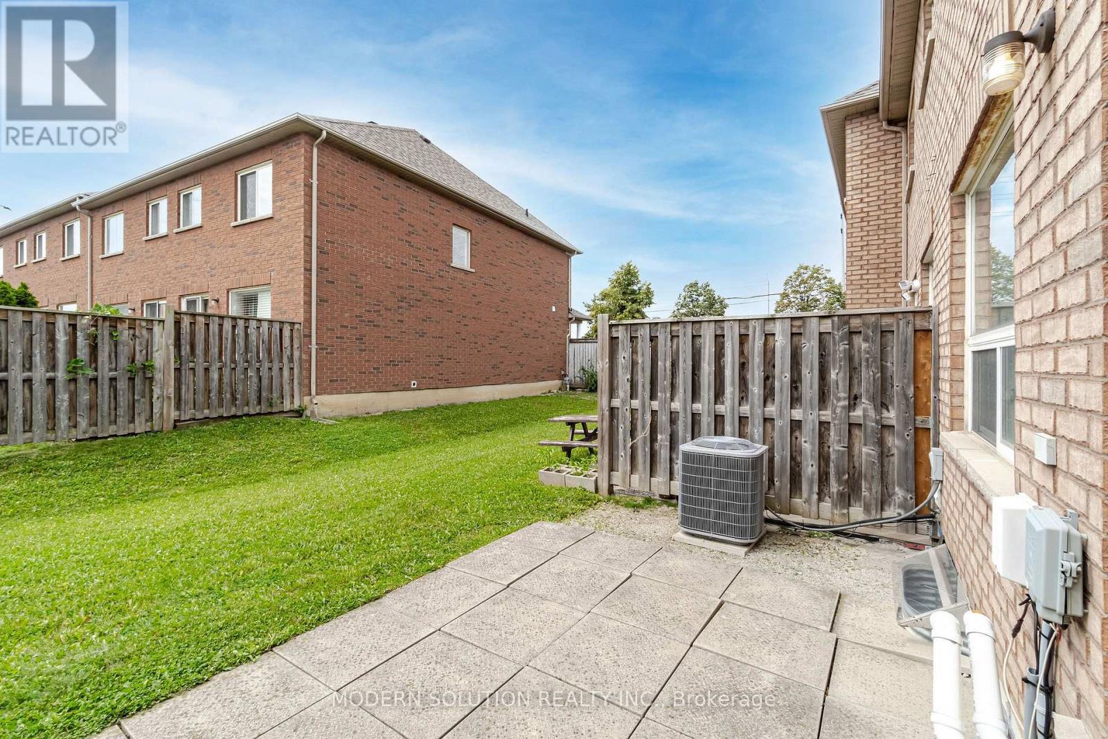 100 - 525 Novo Star Drive, Mississauga, Ontario  L5W 1X9 - Photo 32 - W12123974
