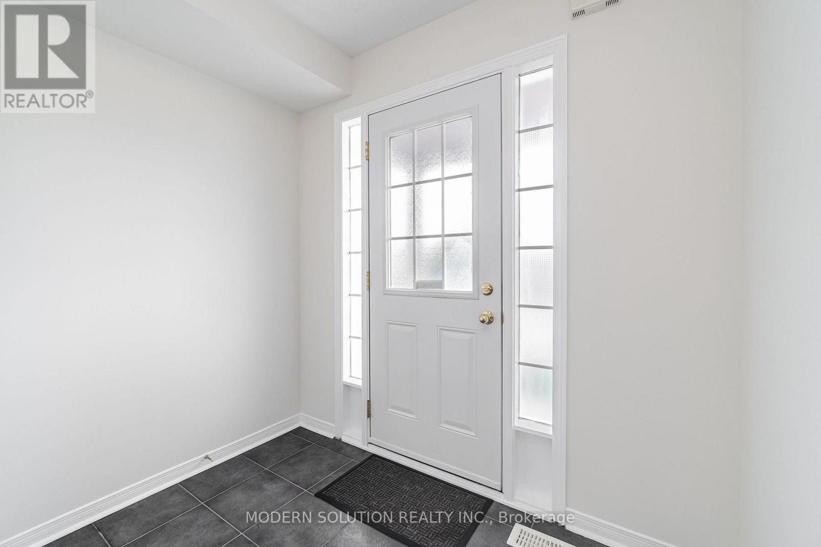100 - 525 Novo Star Drive, Mississauga, Ontario  L5W 1X9 - Photo 6 - W12123974