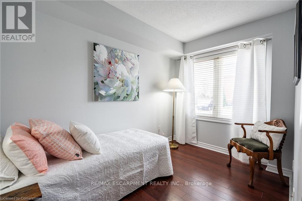 201 - 1701 Lampman Avenue, Burlington (Uptown), Ontario  L7L 6R7 - Photo 16 - W12123985