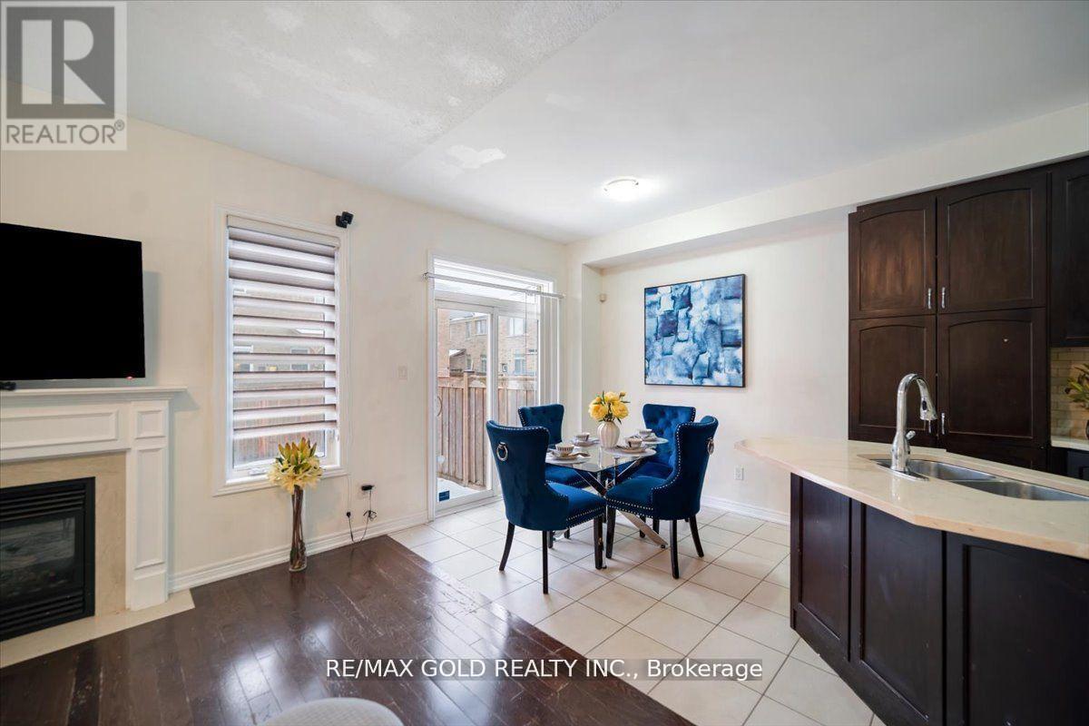 19 Trentonian Street, Brampton (Sandringham-Wellington North), Ontario  L6R 0B3 - Photo 13 - W12124091
