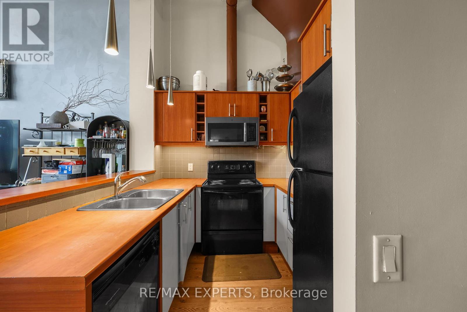 115 - 1001 Roselawn Avenue, Toronto, Ontario  M6B 4M4 - Photo 15 - W12124172