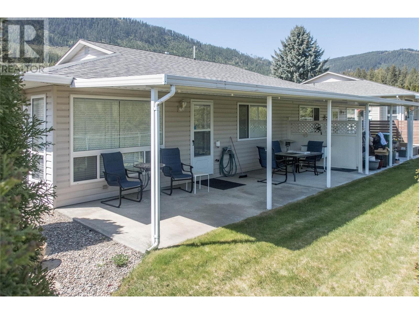 Property at 2675 Pine Avenue Unit# 4 image 2