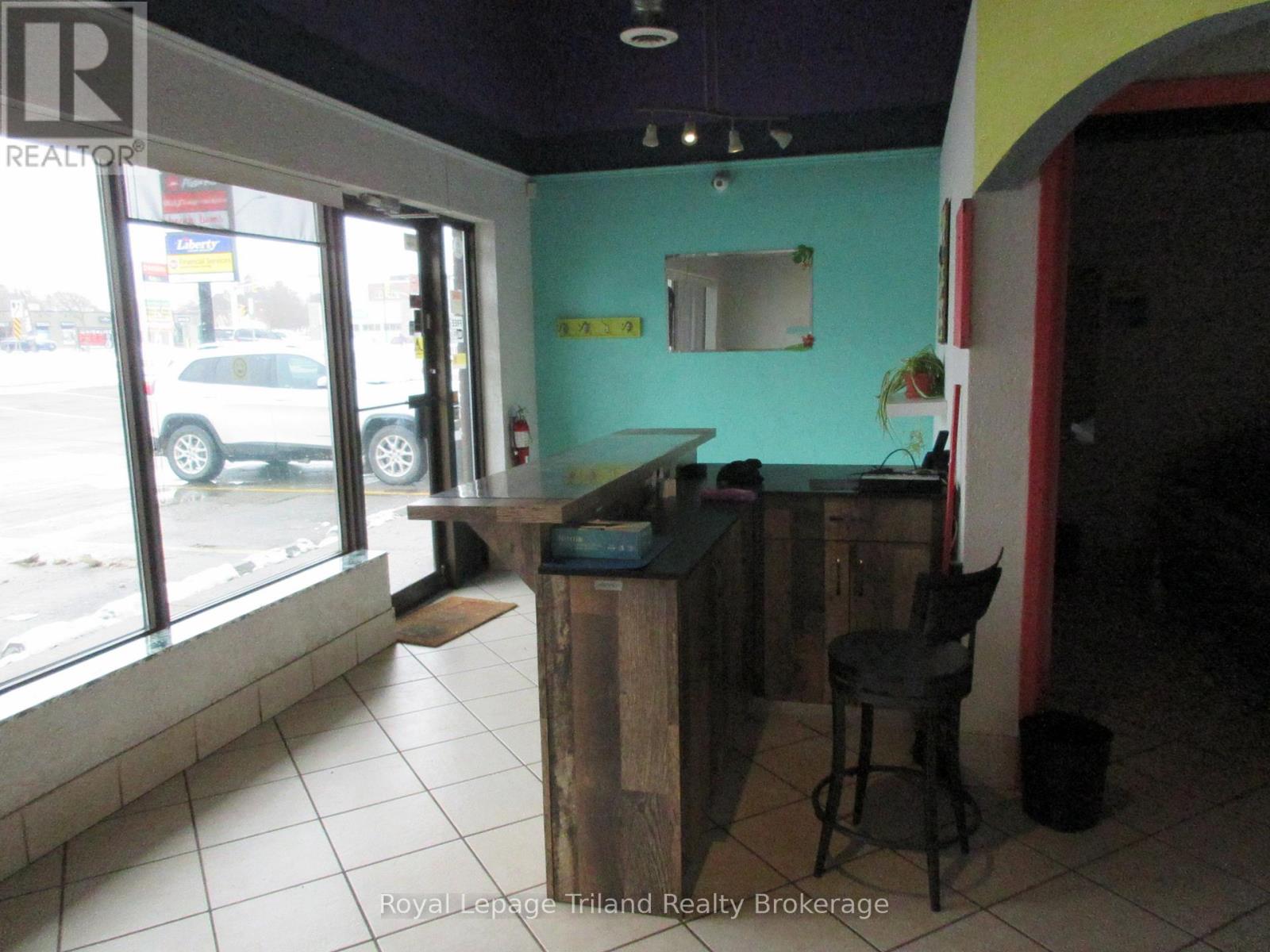 11 - 689 Dundas Street, Woodstock, Ontario  N4S 6Y9 - Photo 2 - X11920226