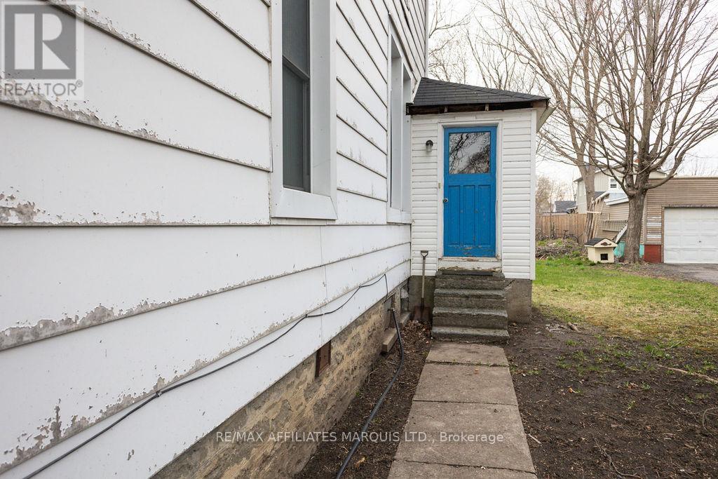 11 Elgin Street E, North Glengarry, Ontario  K0C 1A0 - Photo 5 - X12124247