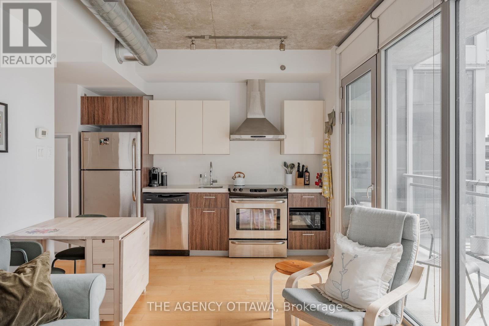 550 - 340 Mcleod Street, Ottawa, Ontario  K2P 1A4 - Photo 10 - X12124238