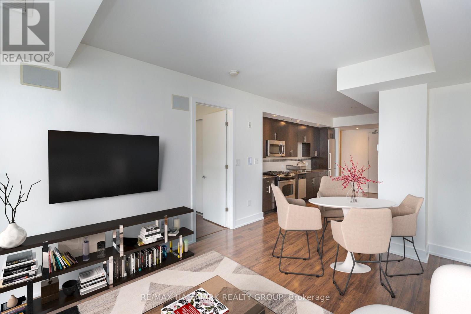 403 - 100 Champagne Avenue S, Ottawa, Ontario  K1S 4P4 - Photo 14 - X12124277