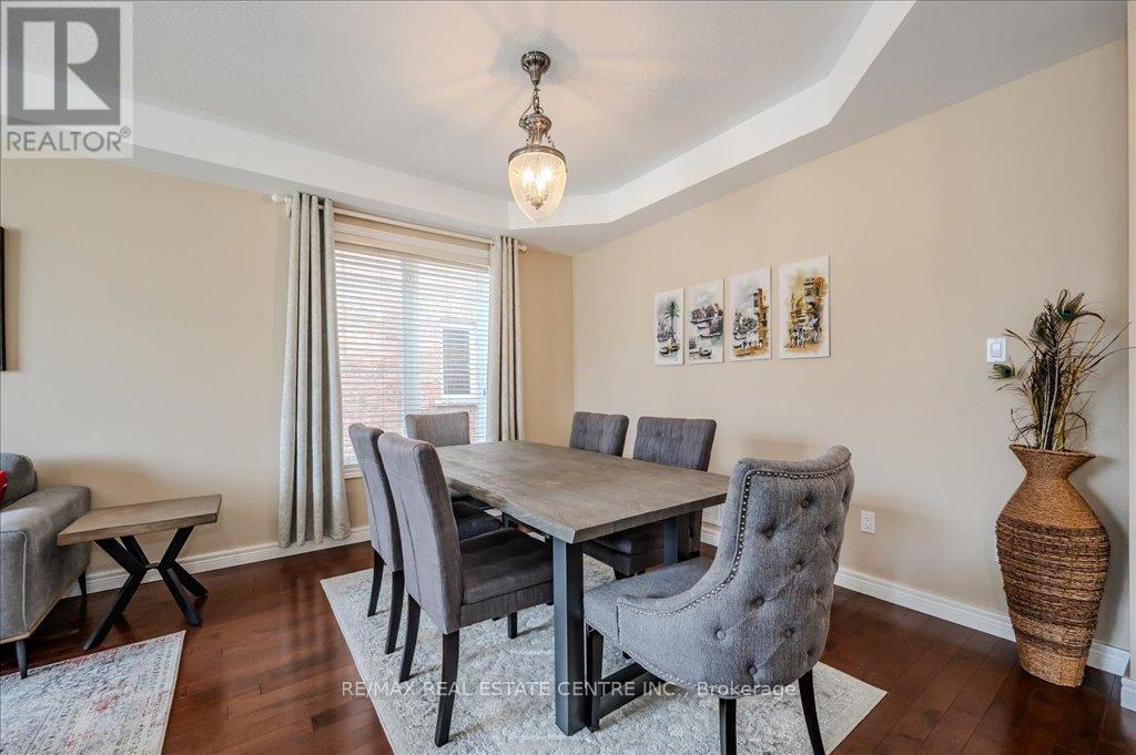 917 Fung Place, Kitchener, Ontario  N2A 4M3 - Photo 11 - X12124126