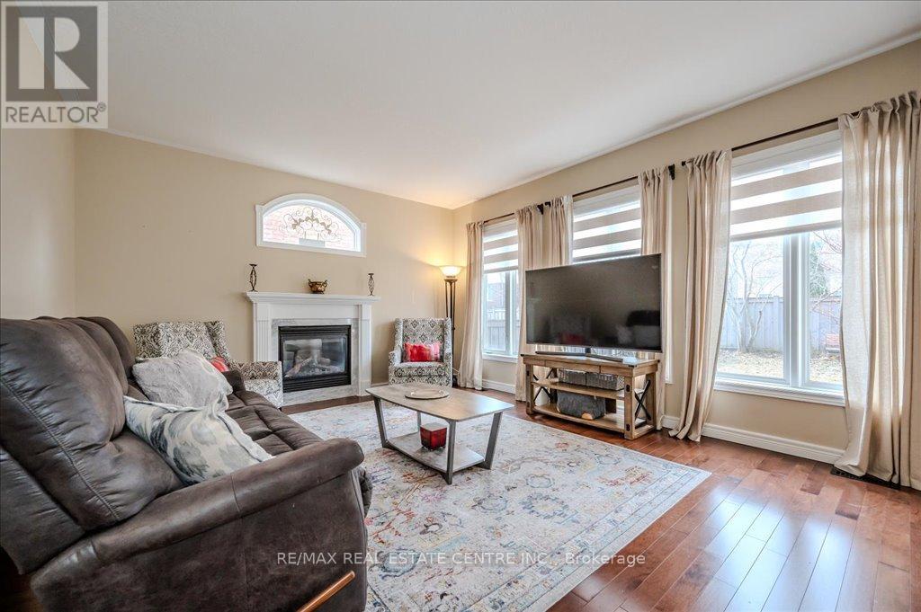 917 Fung Place, Kitchener, Ontario  N2A 4M3 - Photo 14 - X12124126