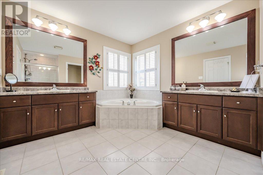 917 Fung Place, Kitchener, Ontario  N2A 4M3 - Photo 32 - X12124126