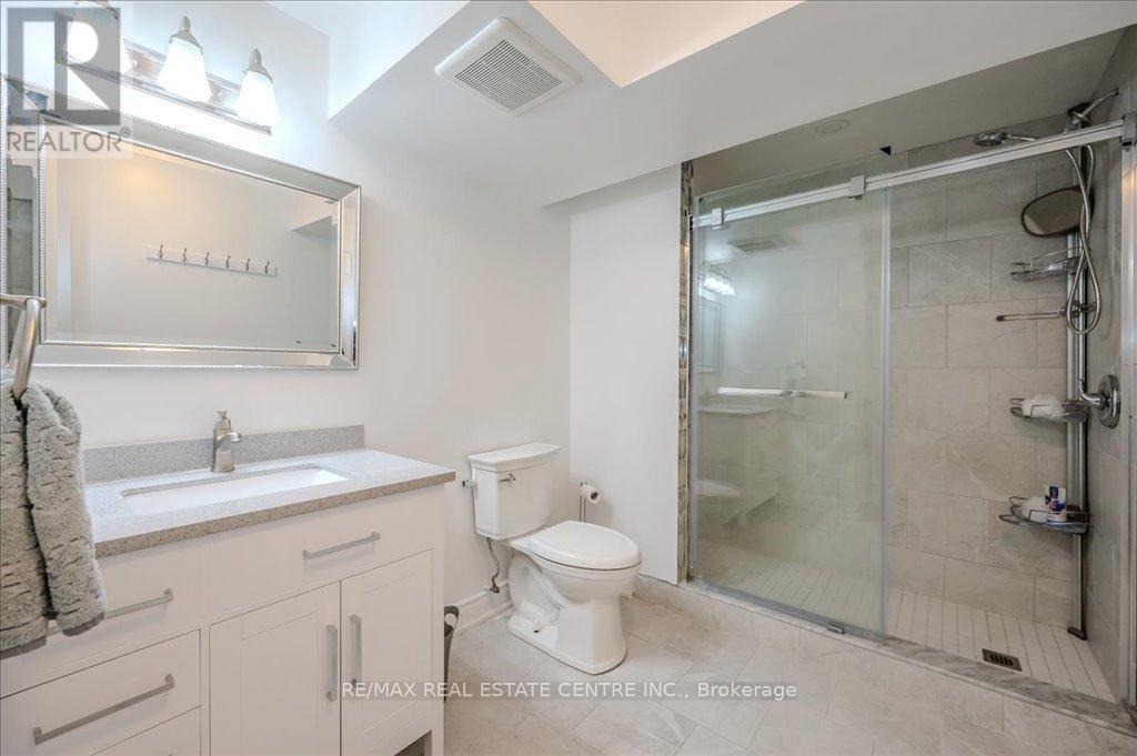 917 Fung Place, Kitchener, Ontario  N2A 4M3 - Photo 37 - X12124126