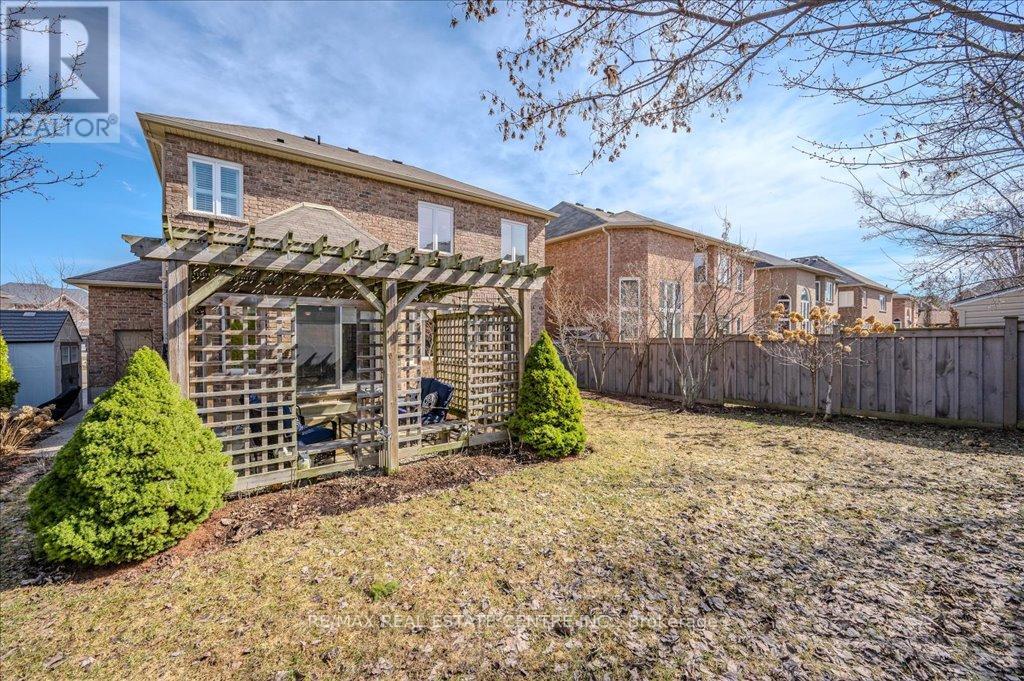 917 Fung Place, Kitchener, Ontario  N2A 4M3 - Photo 38 - X12124126