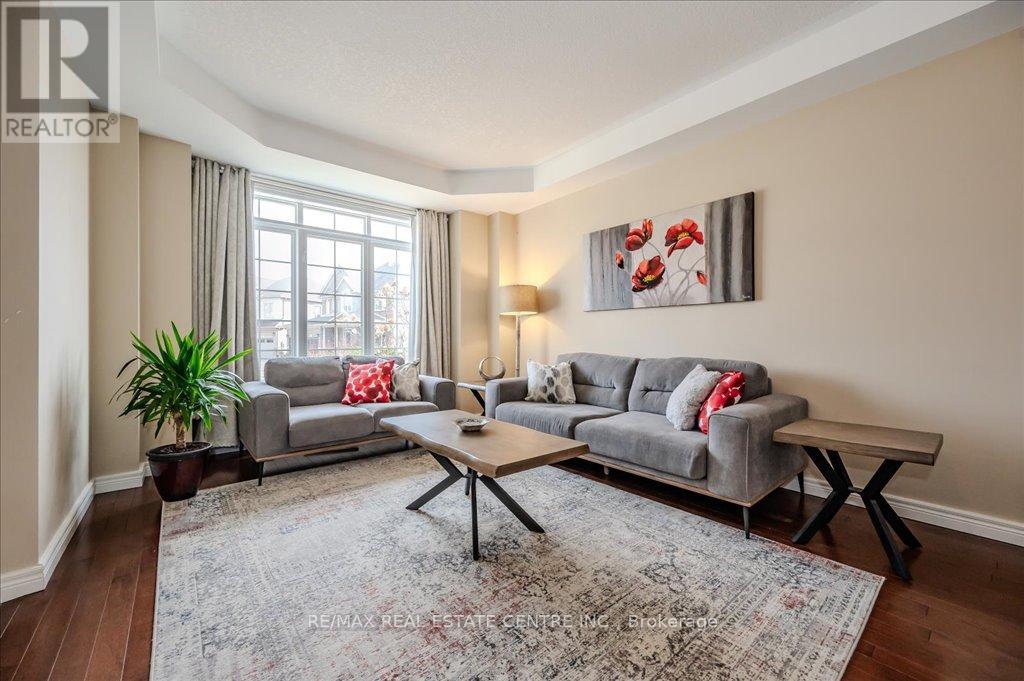 917 Fung Place, Kitchener, Ontario  N2A 4M3 - Photo 7 - X12124126
