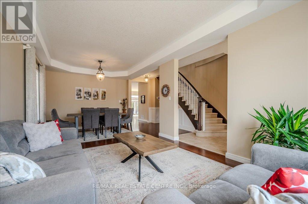 917 Fung Place, Kitchener, Ontario  N2A 4M3 - Photo 9 - X12124126