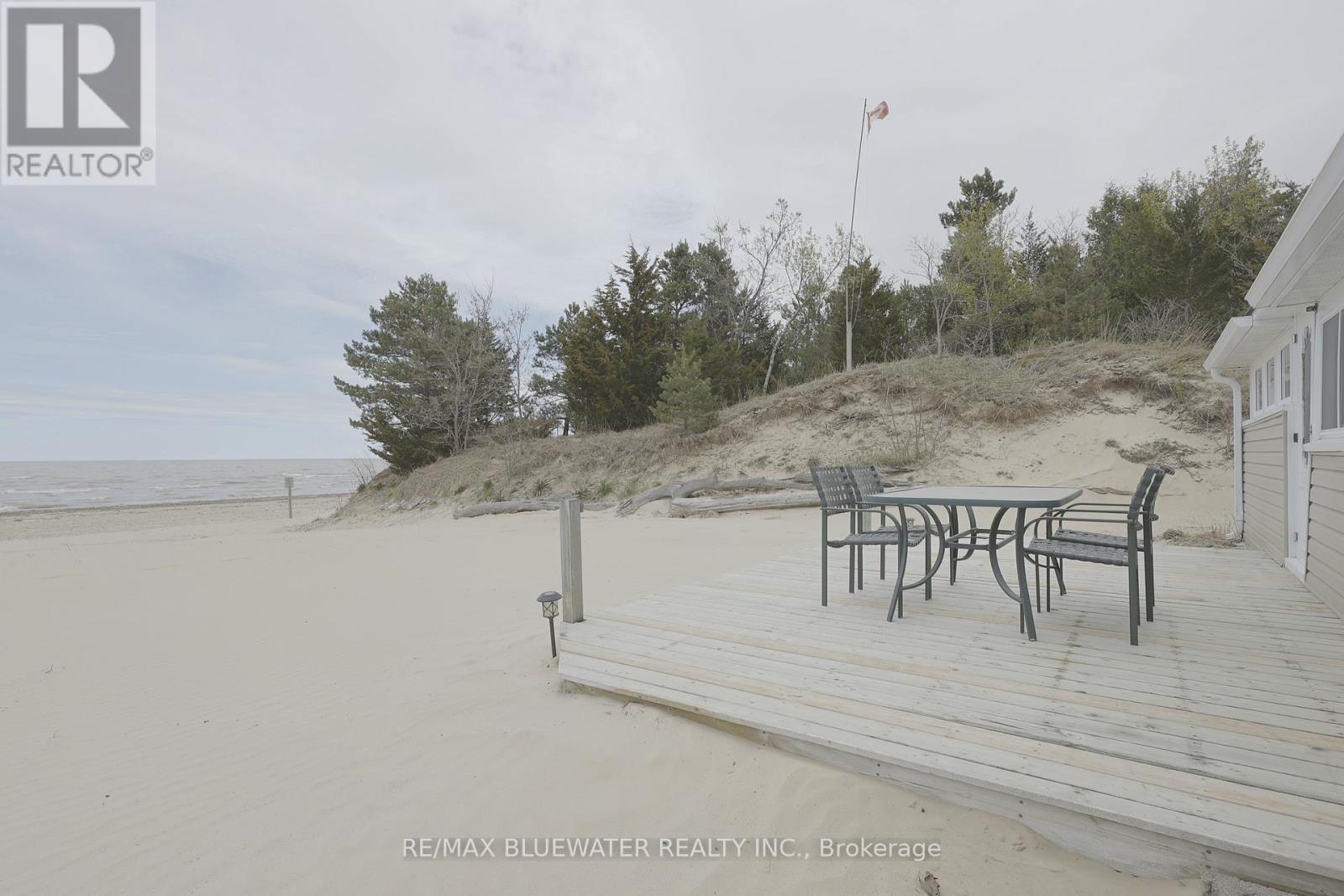 6388 WEST PARKWAY DRIVE, Lambton Shores, Ontario