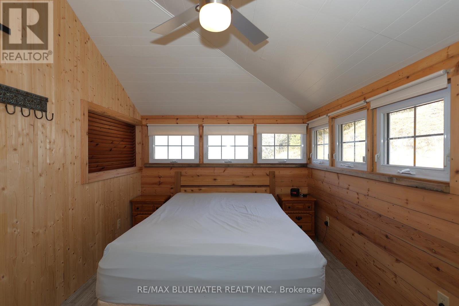 6388 West Parkway Drive, Lambton Shores, Ontario  N0N 1J2 - Photo 19 - X12068289