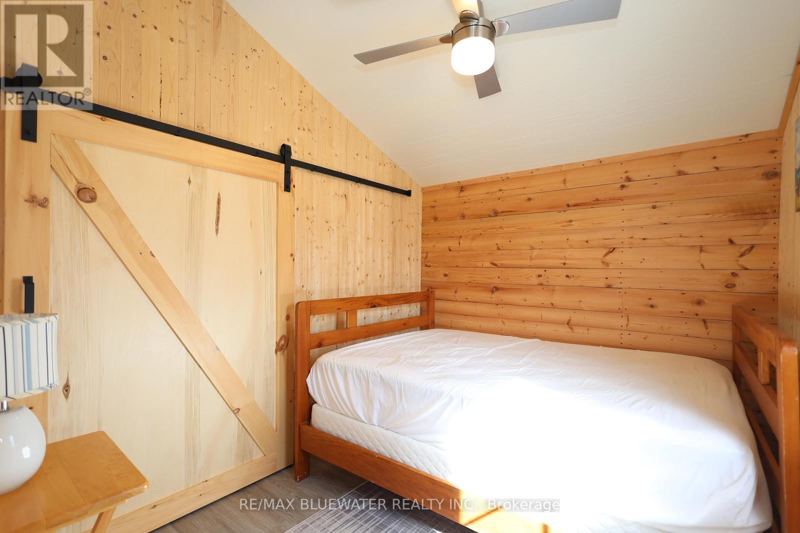 6388 West Parkway Drive, Lambton Shores, Ontario  N0N 1J2 - Photo 21 - X12068289