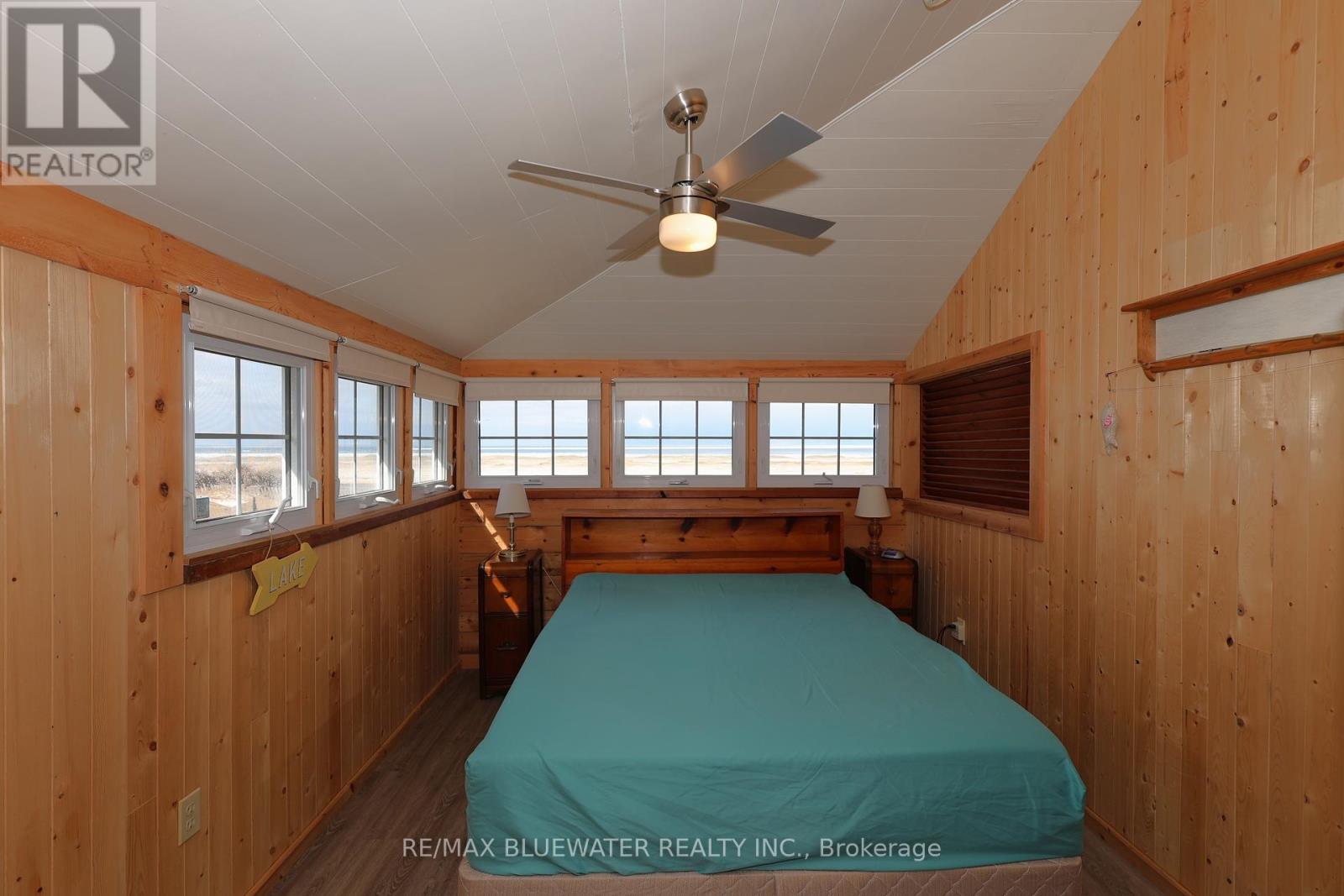 6388 West Parkway Drive, Lambton Shores, Ontario  N0N 1J2 - Photo 22 - X12068289