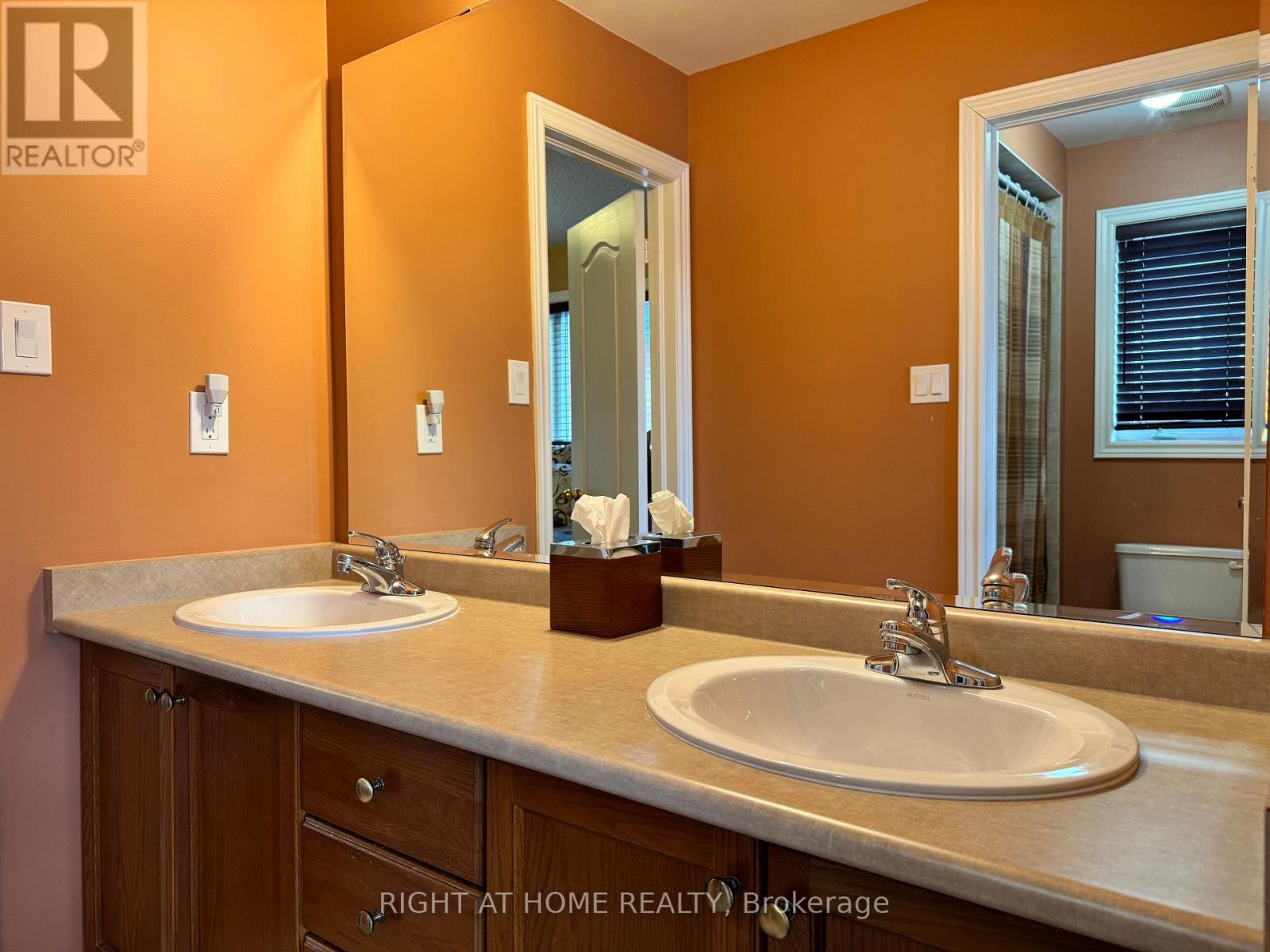 29 Lynnvalley Crescent, Brampton, Ontario  L6P 2E1 - Photo 15 - W12046515