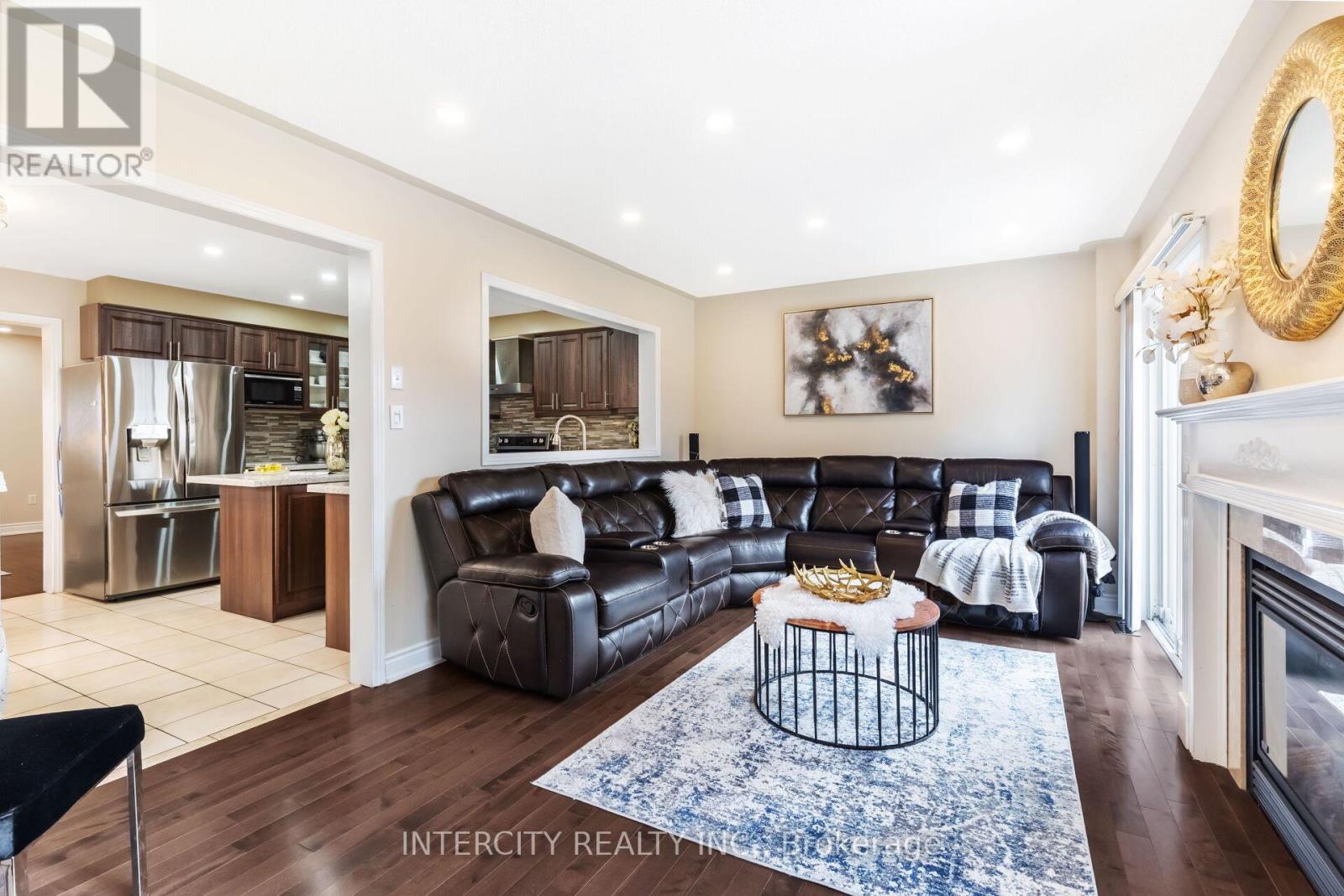 54 Amethyst Circle, Brampton, Ontario  L6P 0Z3 - Photo 12 - W12112614