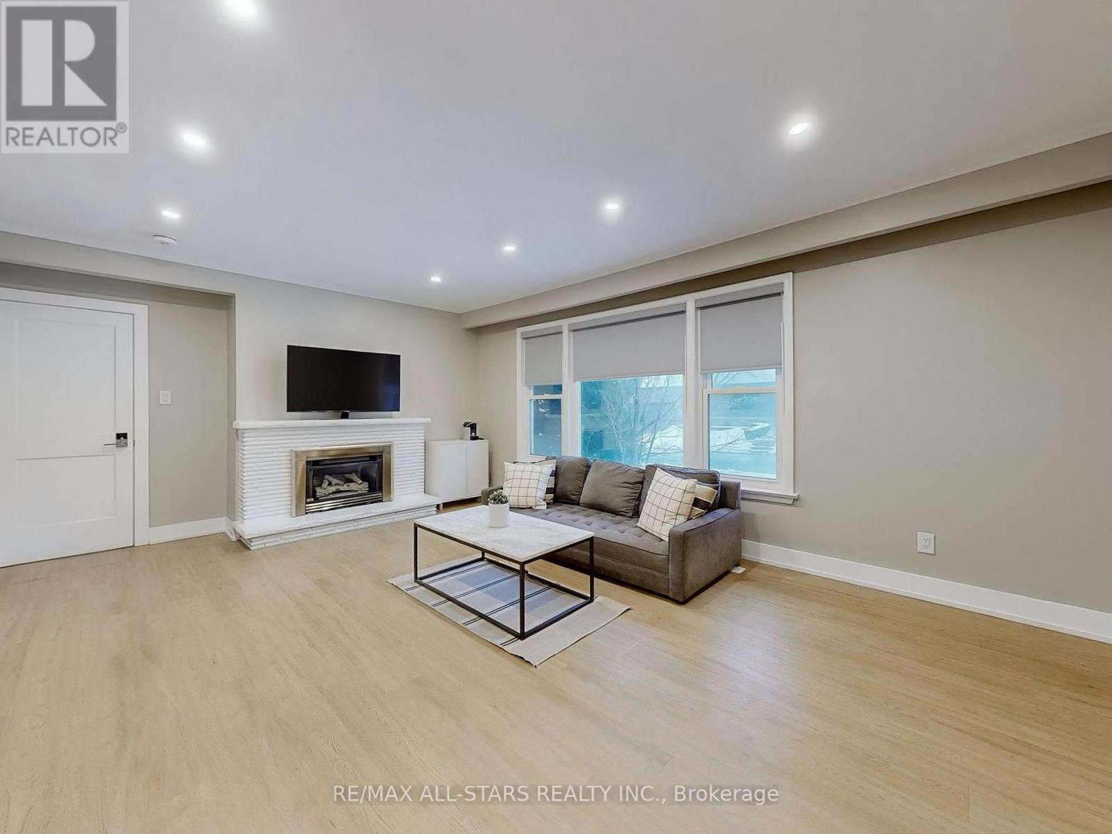 Property at 105 BETTY ANN DRIVE image 3