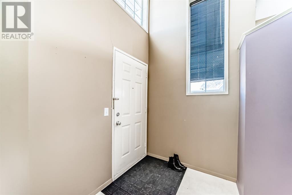 Property at 40 Citadel Pass Crescent NW image 3
